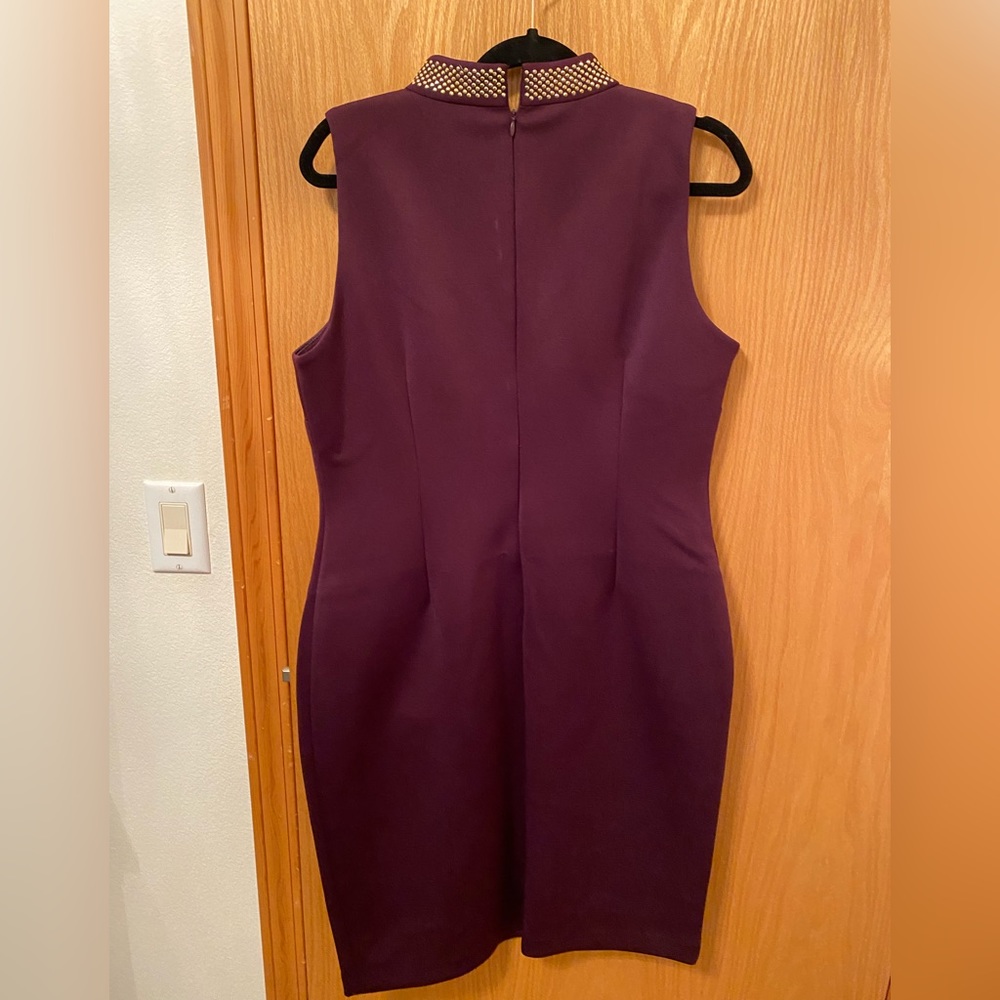 New without tags! Calvin Klein size 14 mulberry dress with gold neckline - Picture 3 of 3